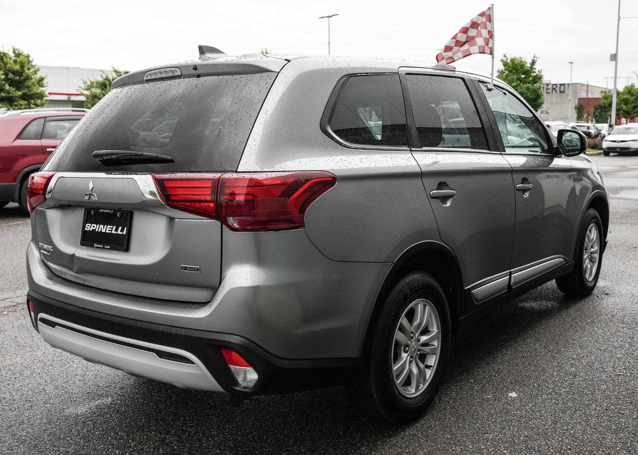 2020 Mitsubishi Outlander AWD, 7 PASSENGER, BACKUP CAMERA