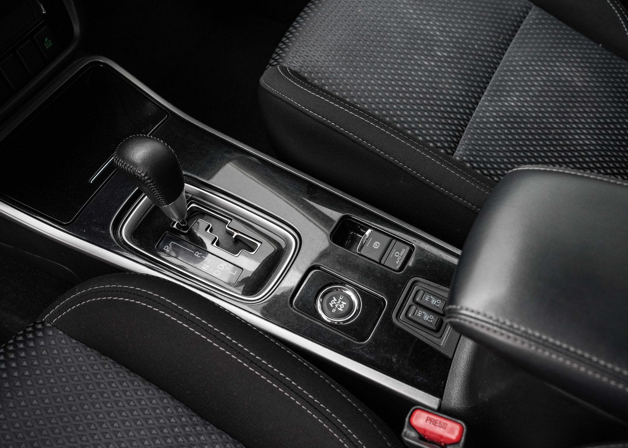 2020 Mitsubishi Outlander AWD, 7 PASSENGER, BACKUP CAMERA