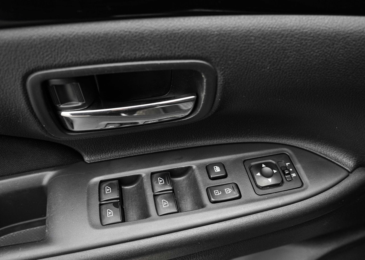 2020 Mitsubishi Outlander AWD, 7 PASSENGER, BACKUP CAMERA