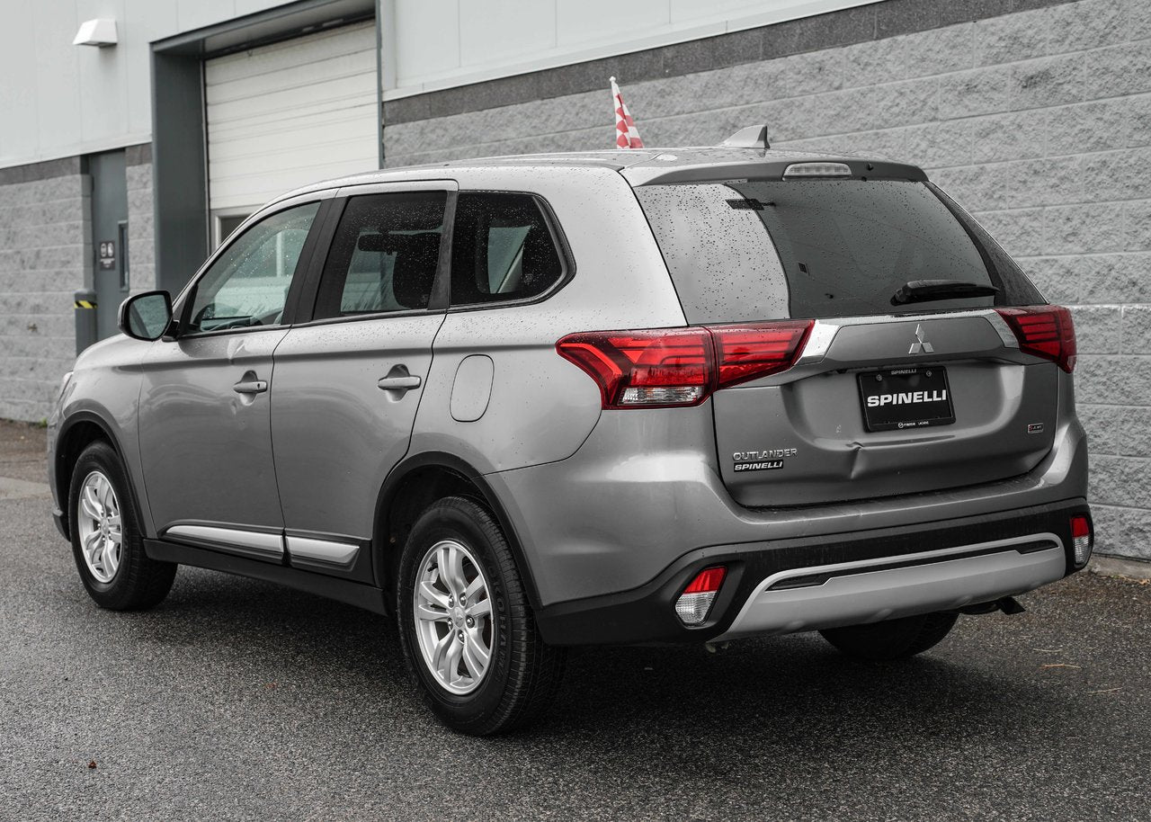 2020 Mitsubishi Outlander AWD, 7 PASSENGER, BACKUP CAMERA