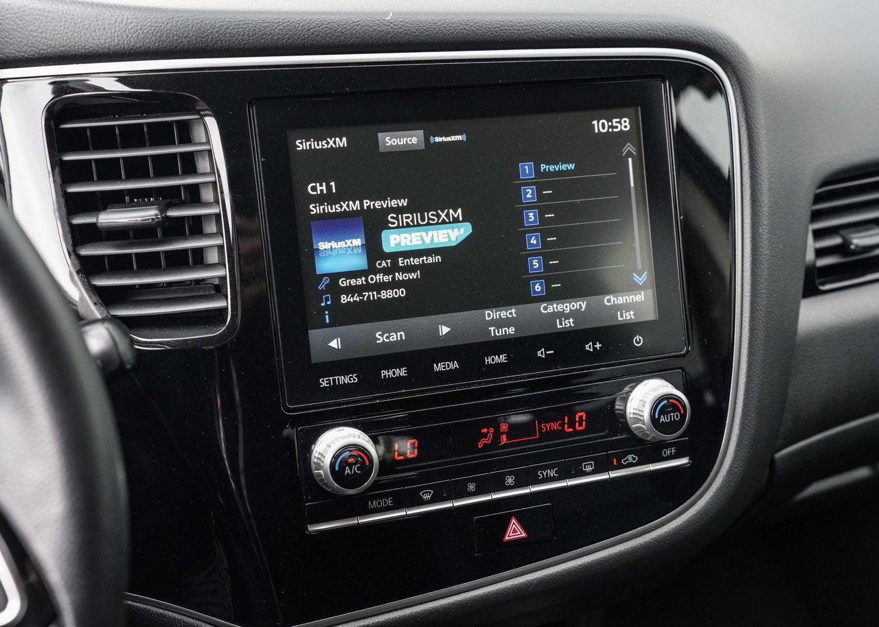 2020 Mitsubishi Outlander AWD, 7 PASSENGER, BACKUP CAMERA