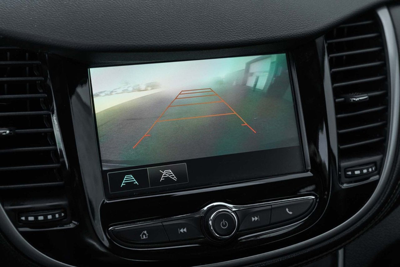 2017 Chevrolet Trax LS FWD;  A/C CAMERA CARPLAY ANDROID PNEU HIVER