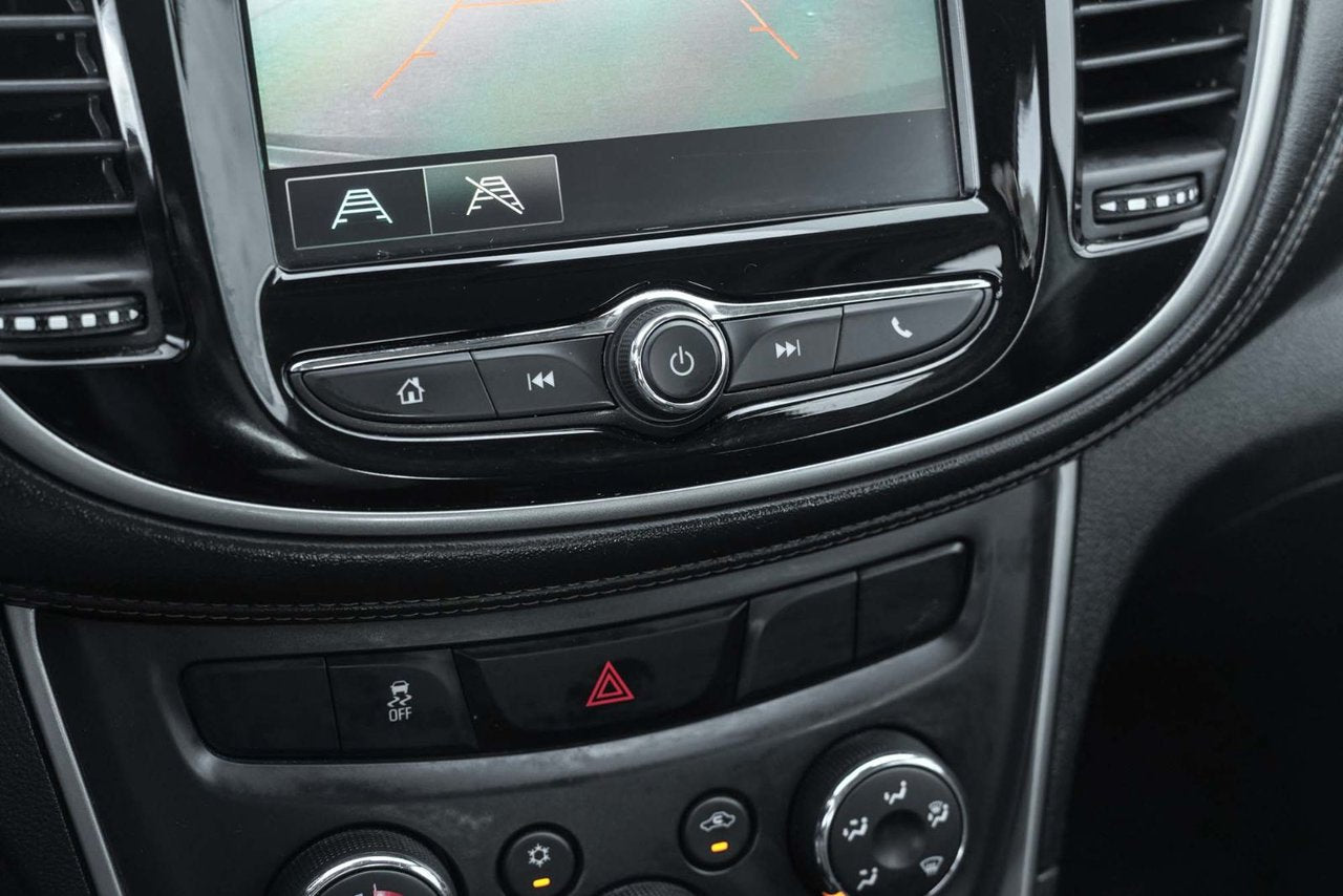 2017 Chevrolet Trax LS FWD;  A/C CAMERA CARPLAY ANDROID PNEU HIVER