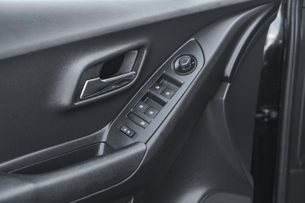 2017 Chevrolet Trax LS FWD;  A/C CAMERA CARPLAY ANDROID PNEU HIVER