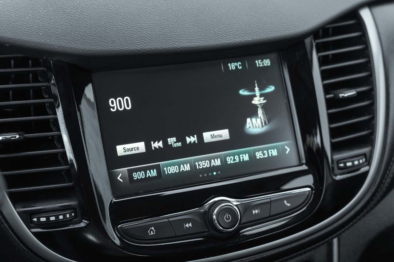 2017 Chevrolet Trax LS FWD;  A/C CAMERA CARPLAY ANDROID PNEU HIVER