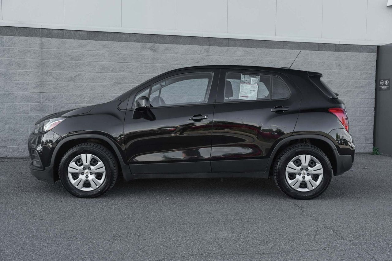 2017 Chevrolet Trax LS FWD;  A/C CAMERA CARPLAY ANDROID PNEU HIVER