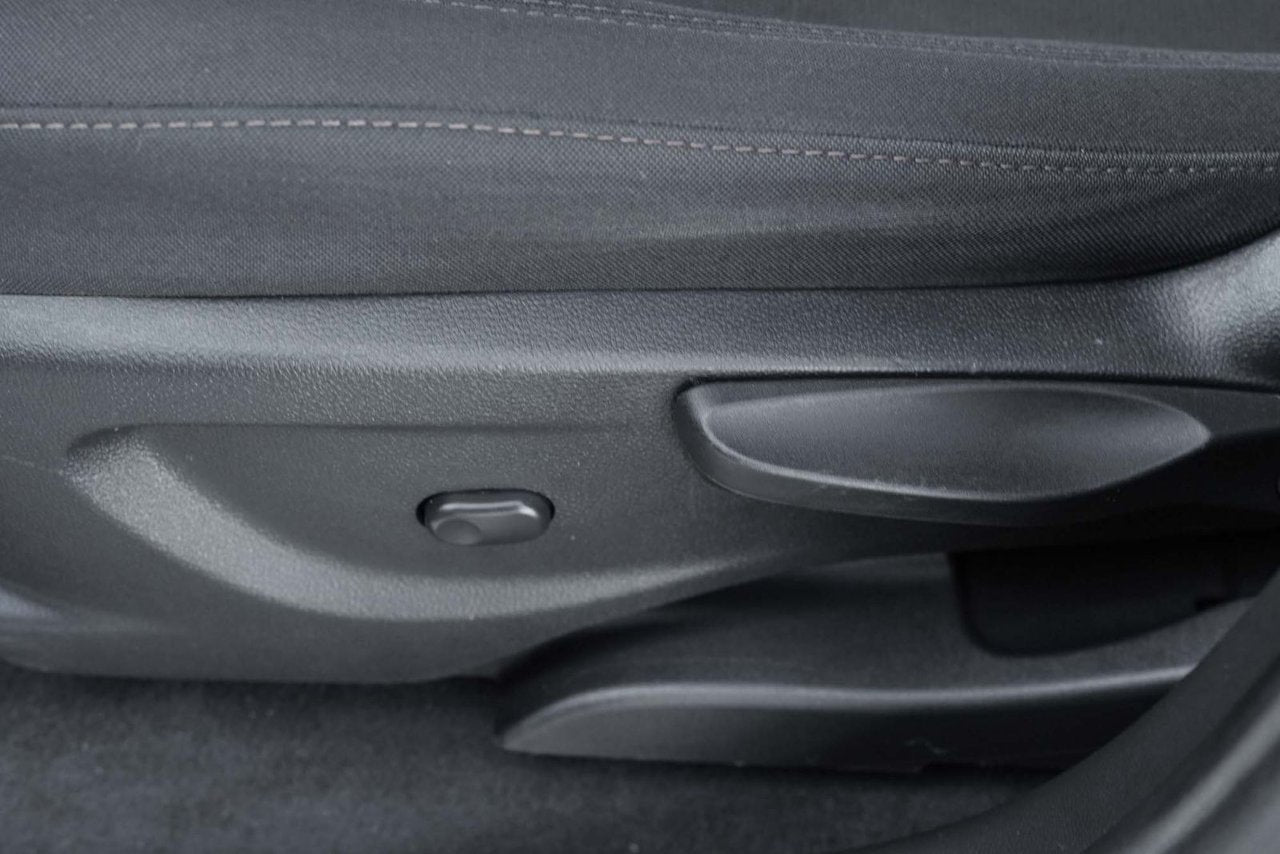 2017 Chevrolet Trax LS FWD;  A/C CAMERA CARPLAY ANDROID PNEU HIVER
