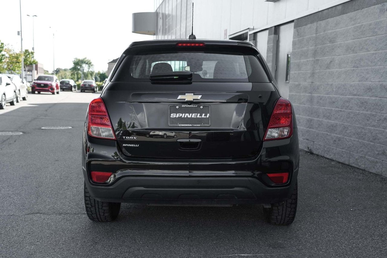 2017 Chevrolet Trax LS FWD;  A/C CAMERA CARPLAY ANDROID PNEU HIVER