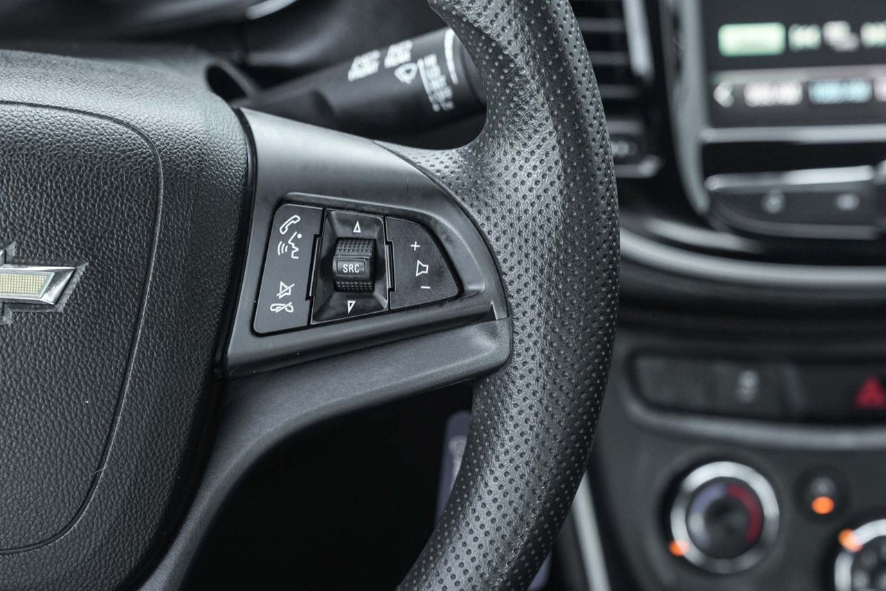 2017 Chevrolet Trax LS FWD;  A/C CAMERA CARPLAY ANDROID PNEU HIVER