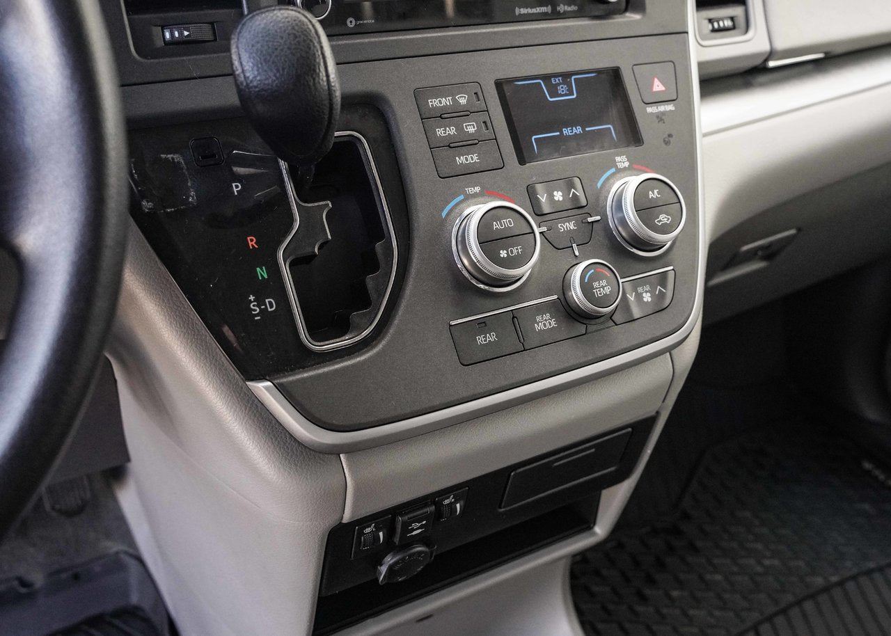 2020 Toyota Sienna LE AWD