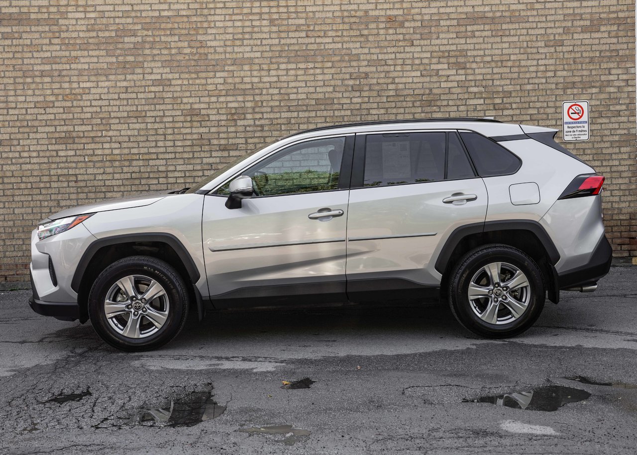 2022 Toyota RAV4 XLE