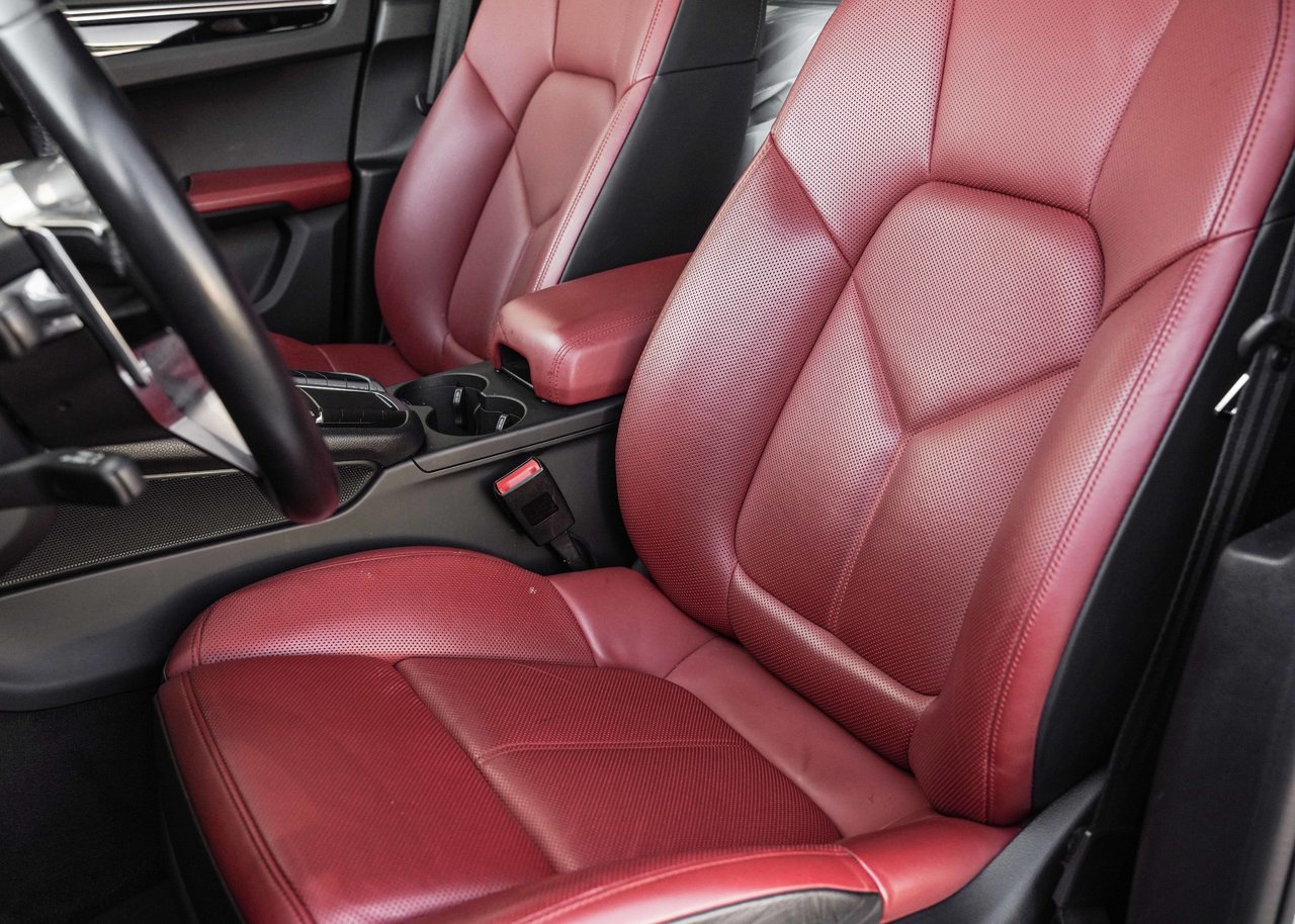 2019 Porsche Macan **S AWD**