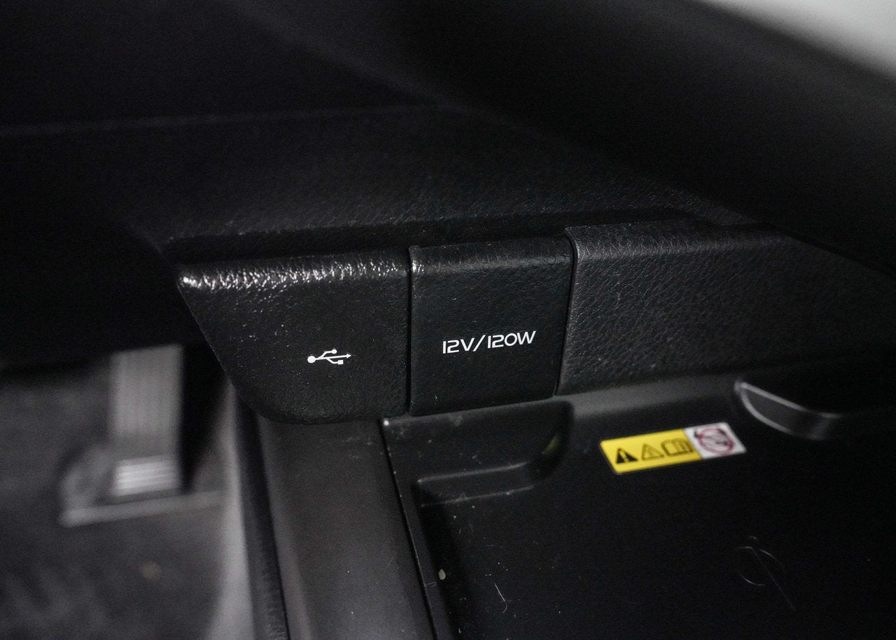 2023 Toyota Camry SE HYBRID