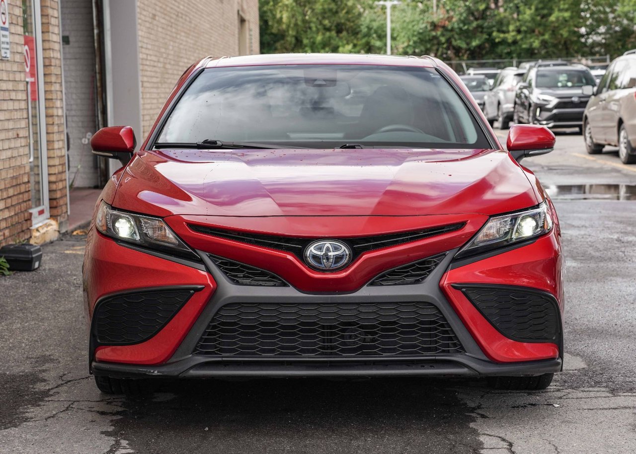 2023 Toyota Camry SE HYBRID