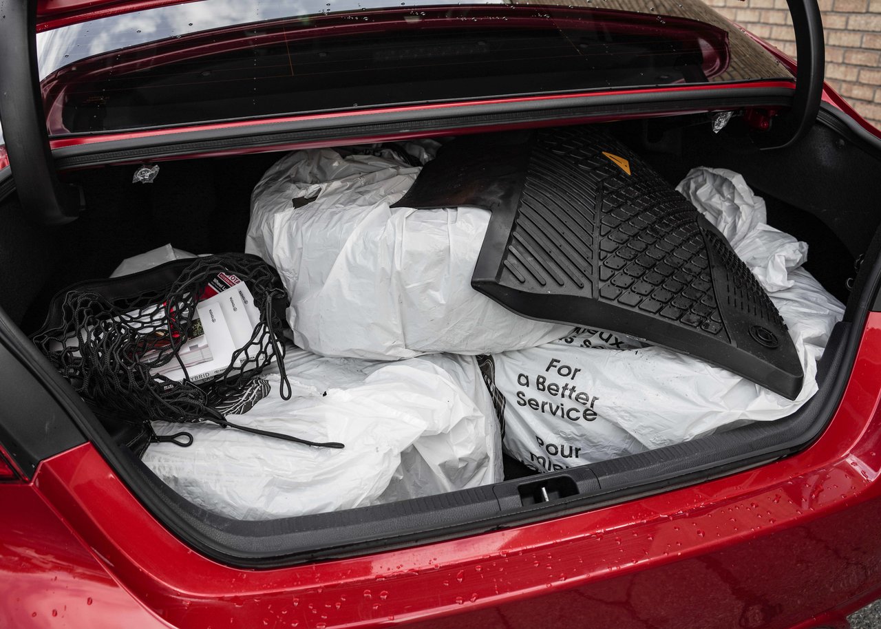 2023 Toyota Camry SE HYBRID