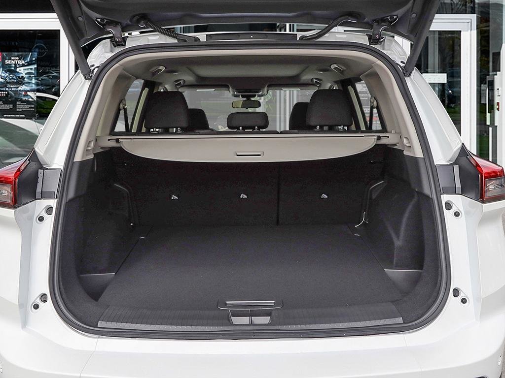 2026 Nissan Rogue SV Moonroof