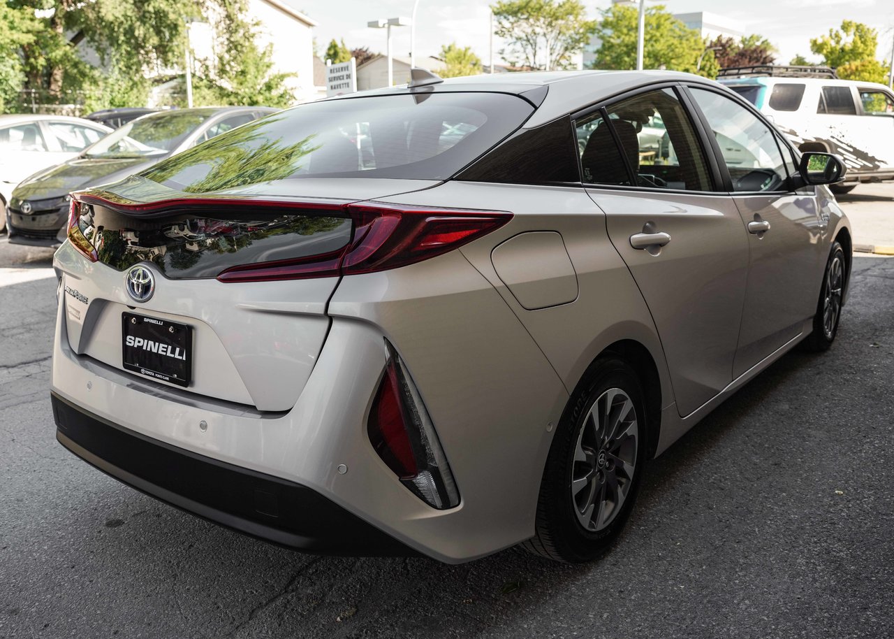 2022 Toyota PRIUS PRIME Upgrade TECH