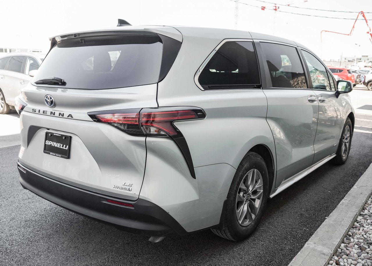 2021 Toyota Sienna LE FWD