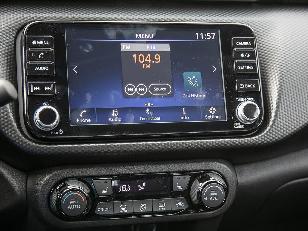 2025 Nissan Kicks Play SV