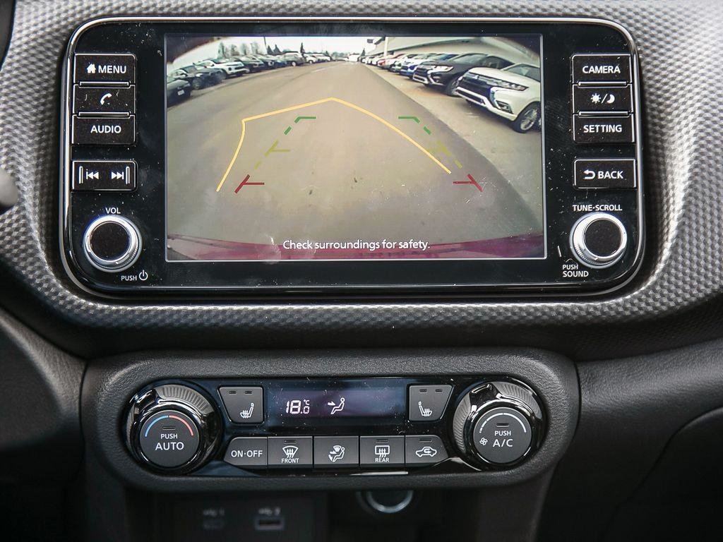 2025 Nissan Kicks Play SV