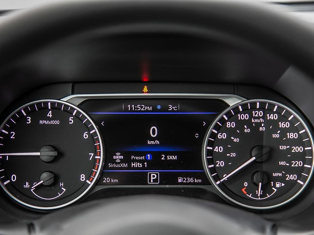 2025 Nissan Sentra SV MOONROOF