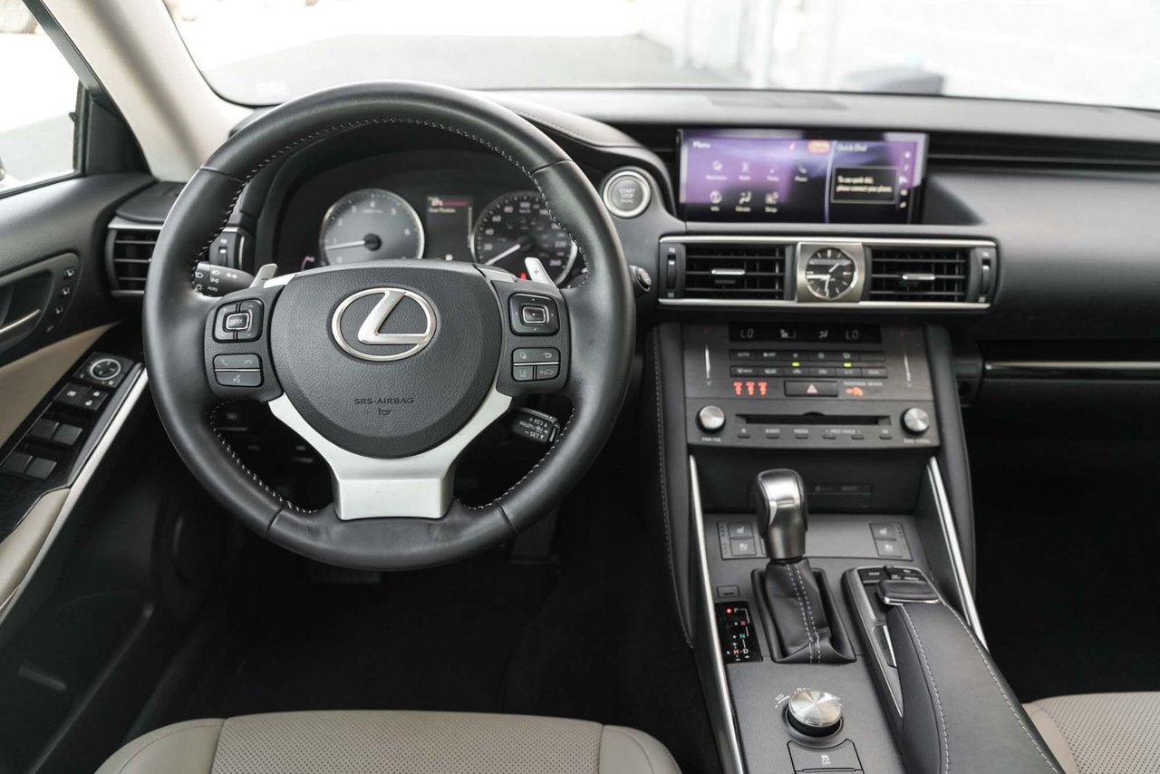 2019 Lexus IS 300 LUXURY BAS KM AWD NAVI TOIT