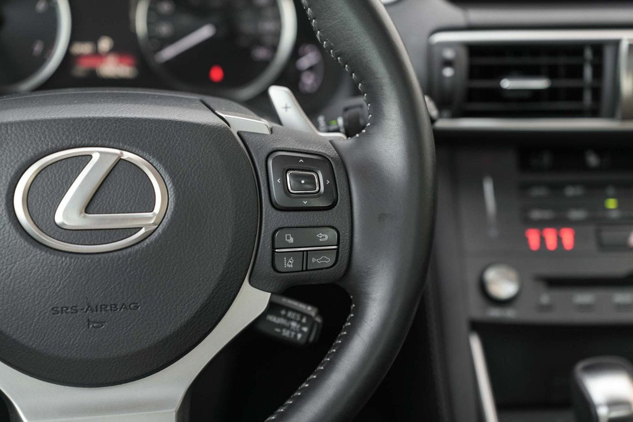 2019 Lexus IS 300 LUXURY BAS KM AWD NAVI TOIT