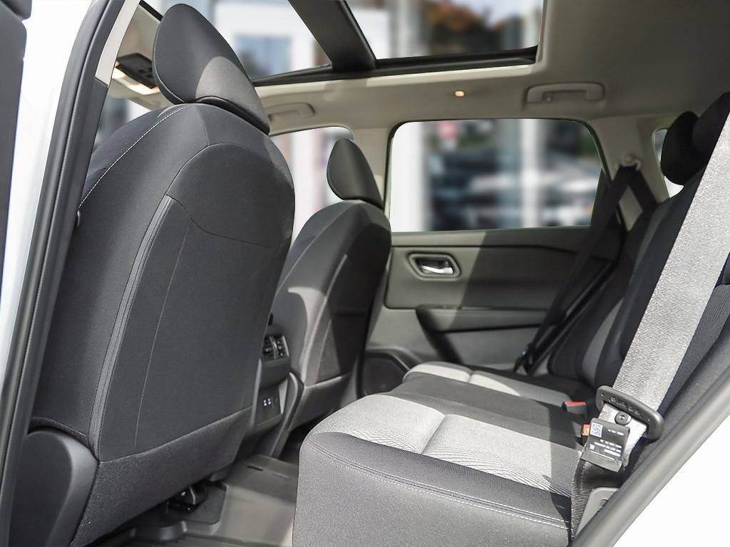 2026 Nissan Rogue SV Moonroof