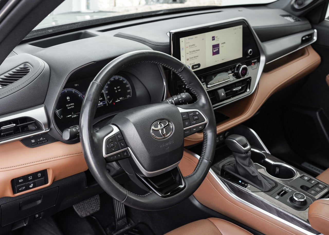 2024 Toyota Highlander LIMITED PLATINUM