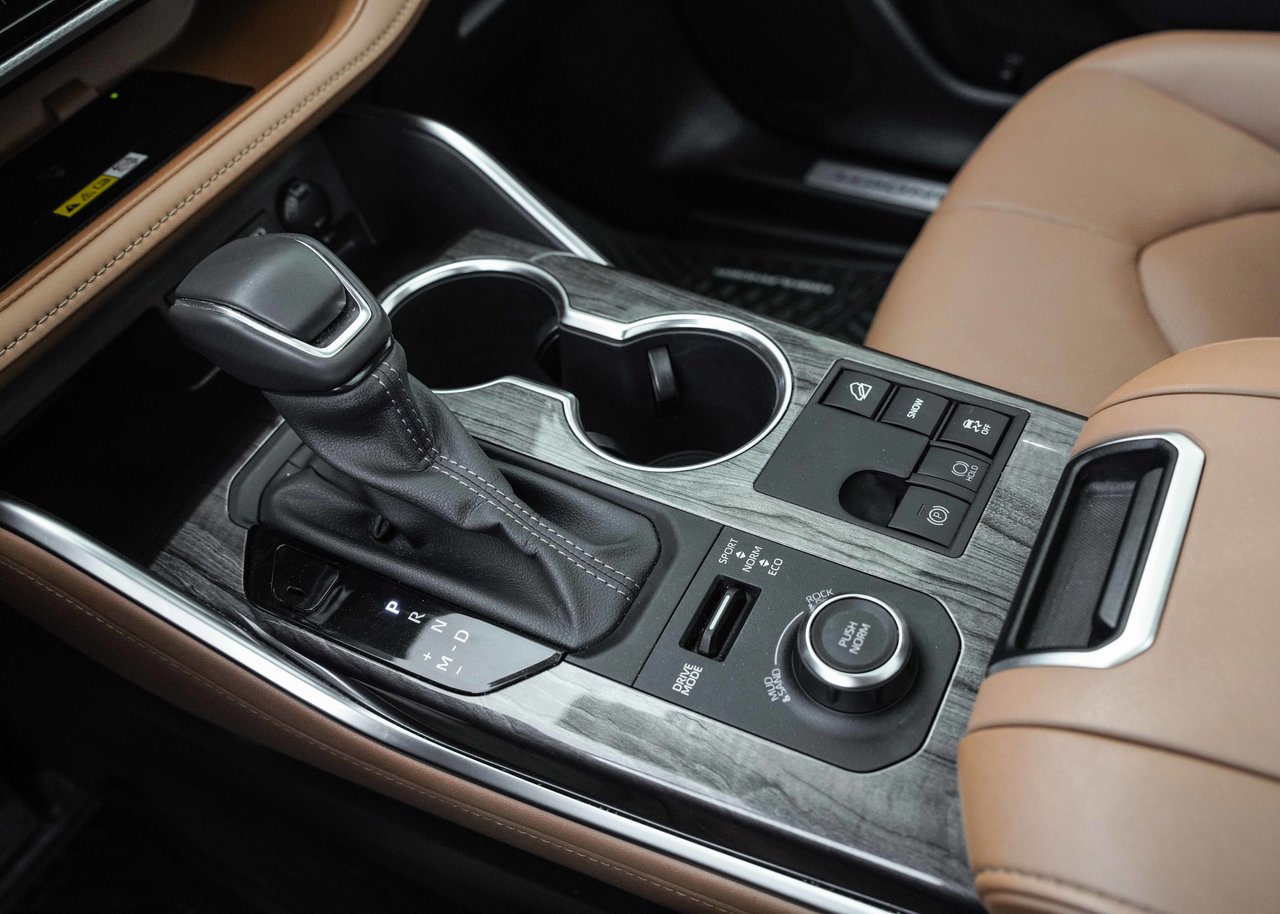 2024 Toyota Highlander LIMITED PLATINUM