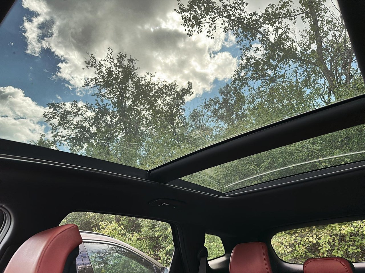 2023 Kia Sportage Ex Premium Red Interior