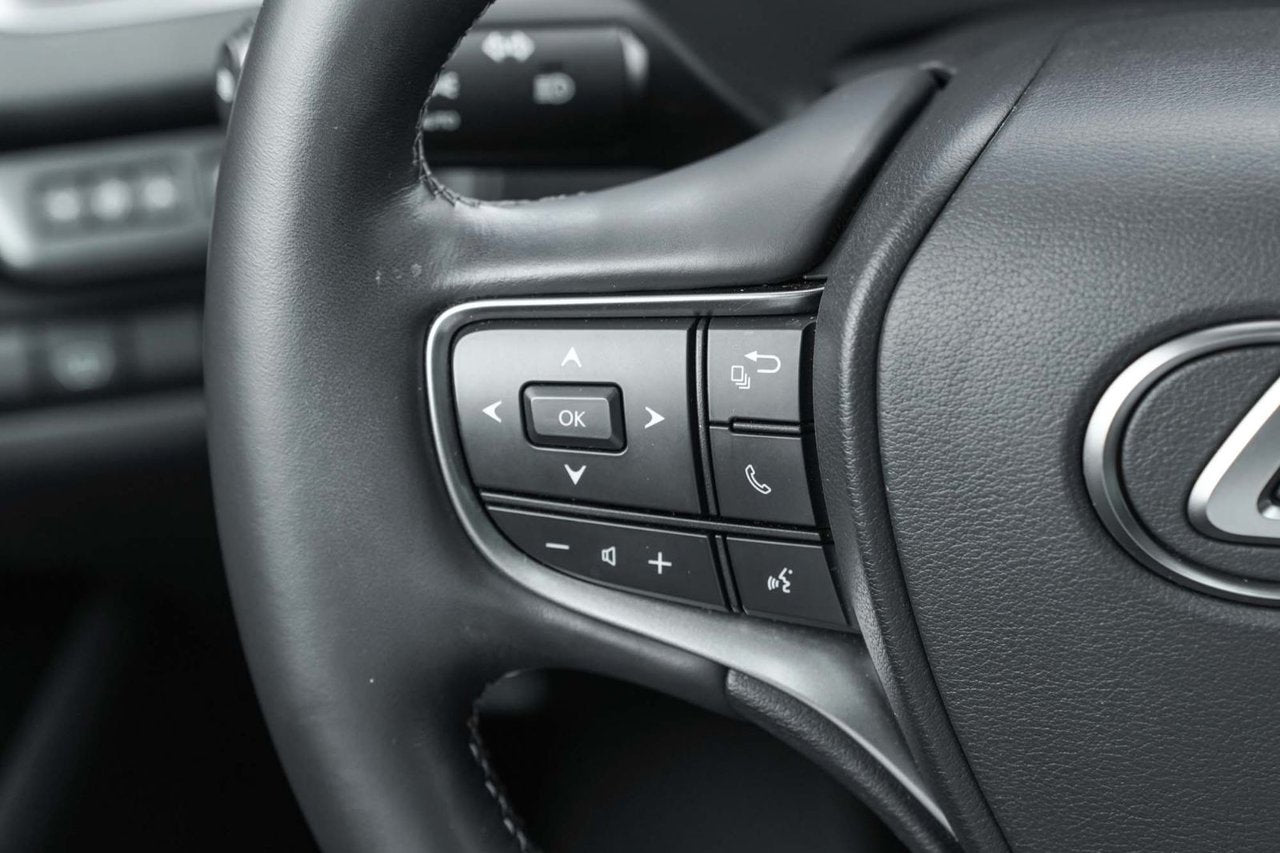 2021 Lexus UX 250h LUXURY BAS KM TOIT MAGS HUD SENSORS