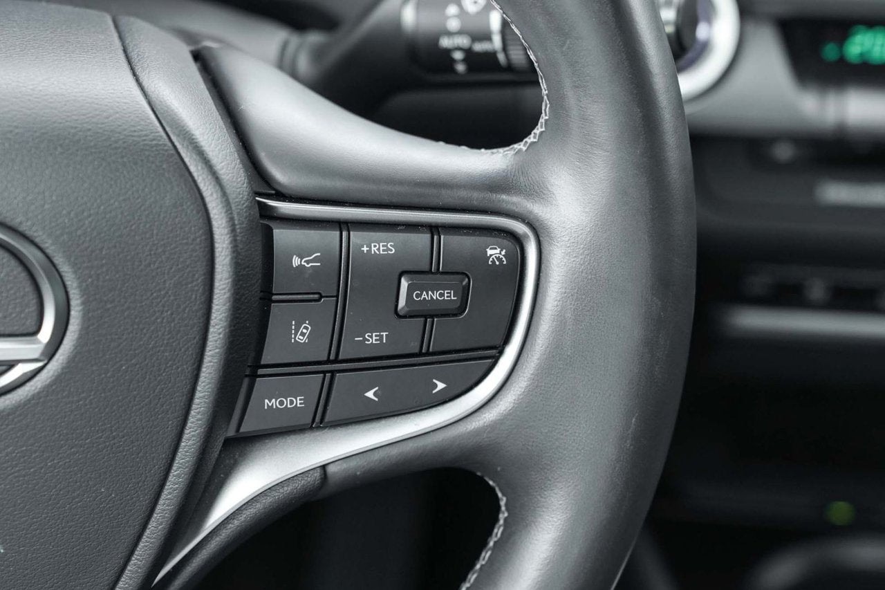 2021 Lexus UX 250h LUXURY BAS KM TOIT MAGS HUD SENSORS