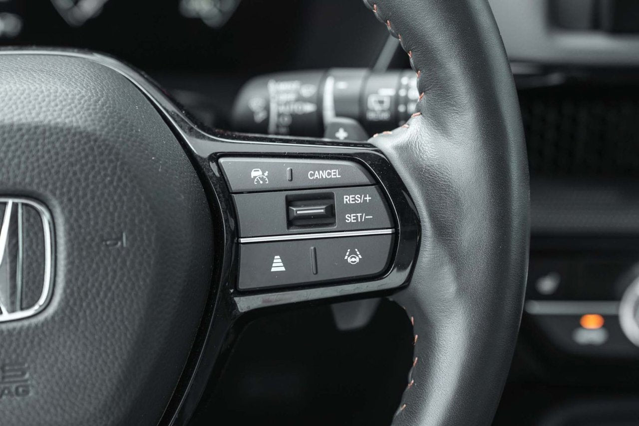 2023 Honda CR-V HYBRID Touring **BAS KM**LOW KM**