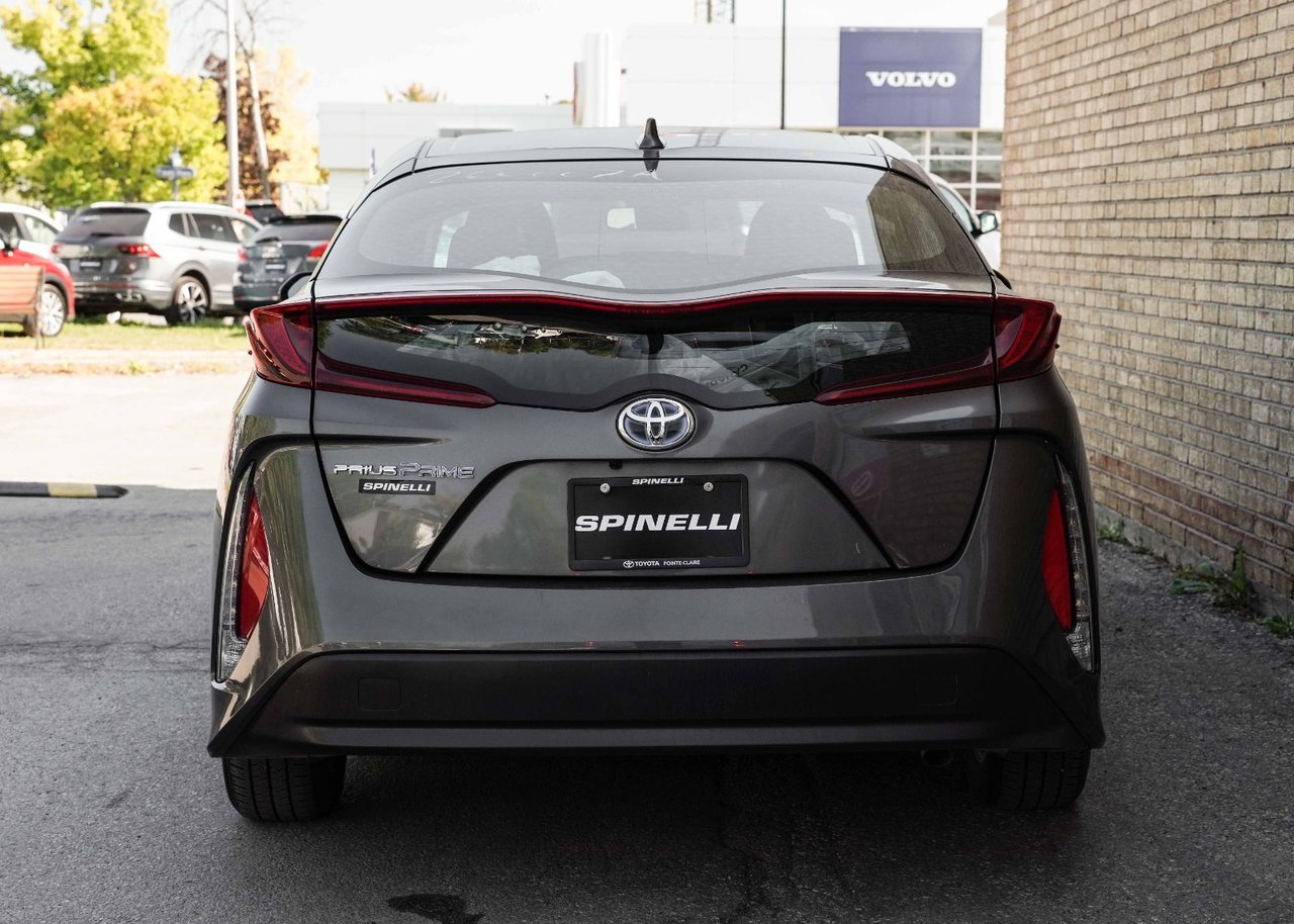 2022 Toyota PRIUS PRIME BASE