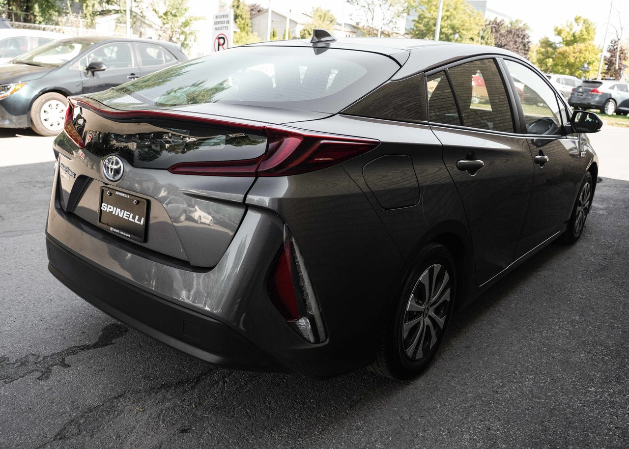 2022 Toyota PRIUS PRIME BASE