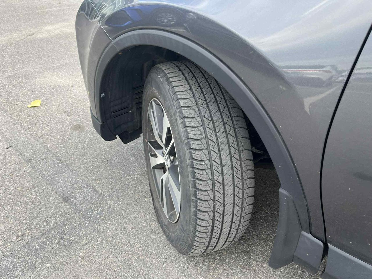 2018 Toyota RAV4 LE AWD