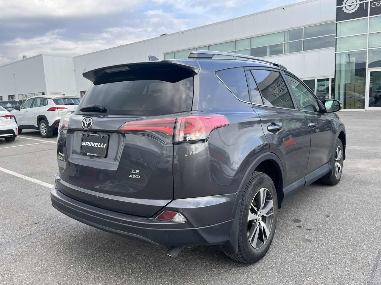 2018 Toyota RAV4 LE AWD