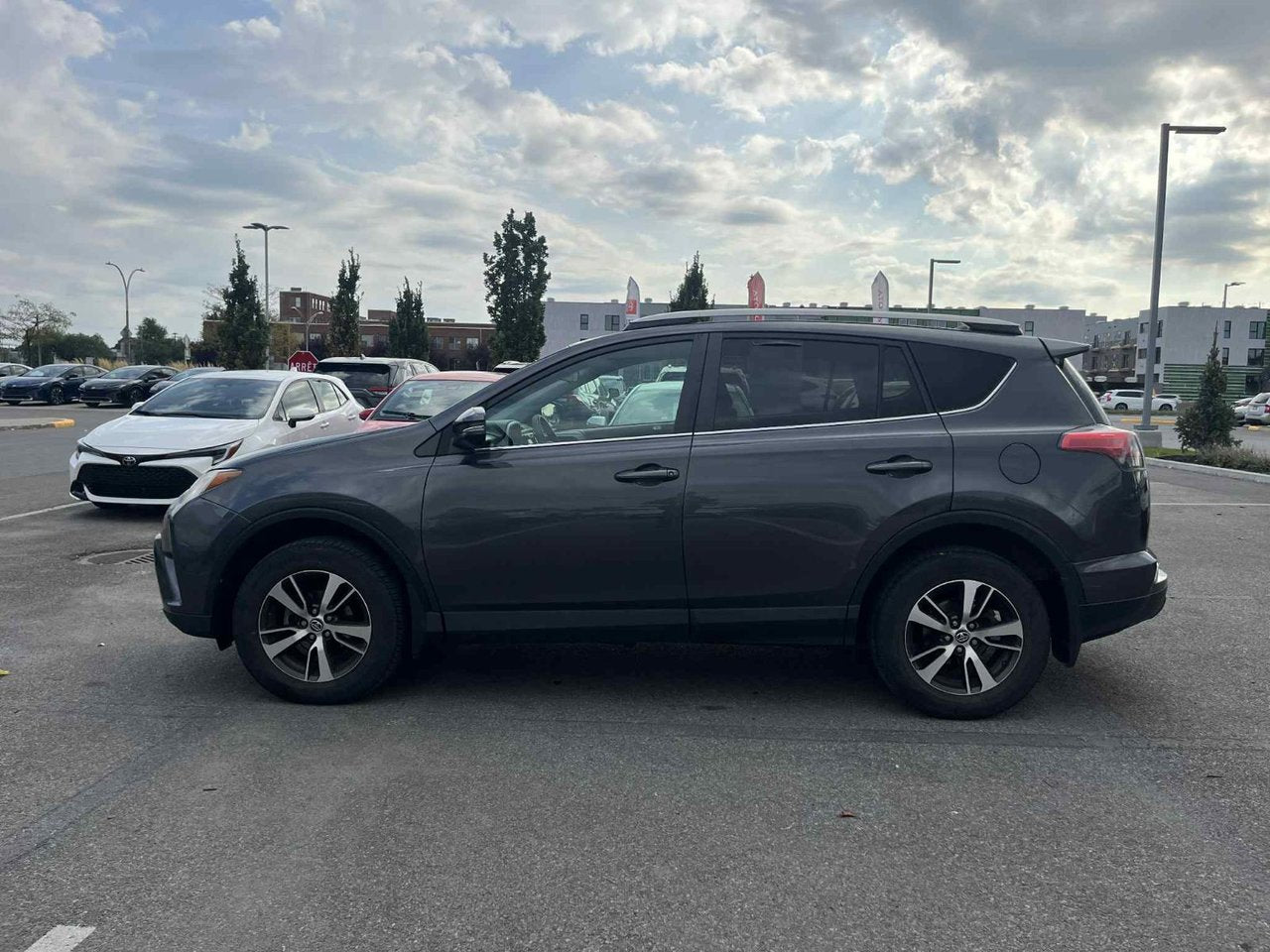 2018 Toyota RAV4 LE AWD