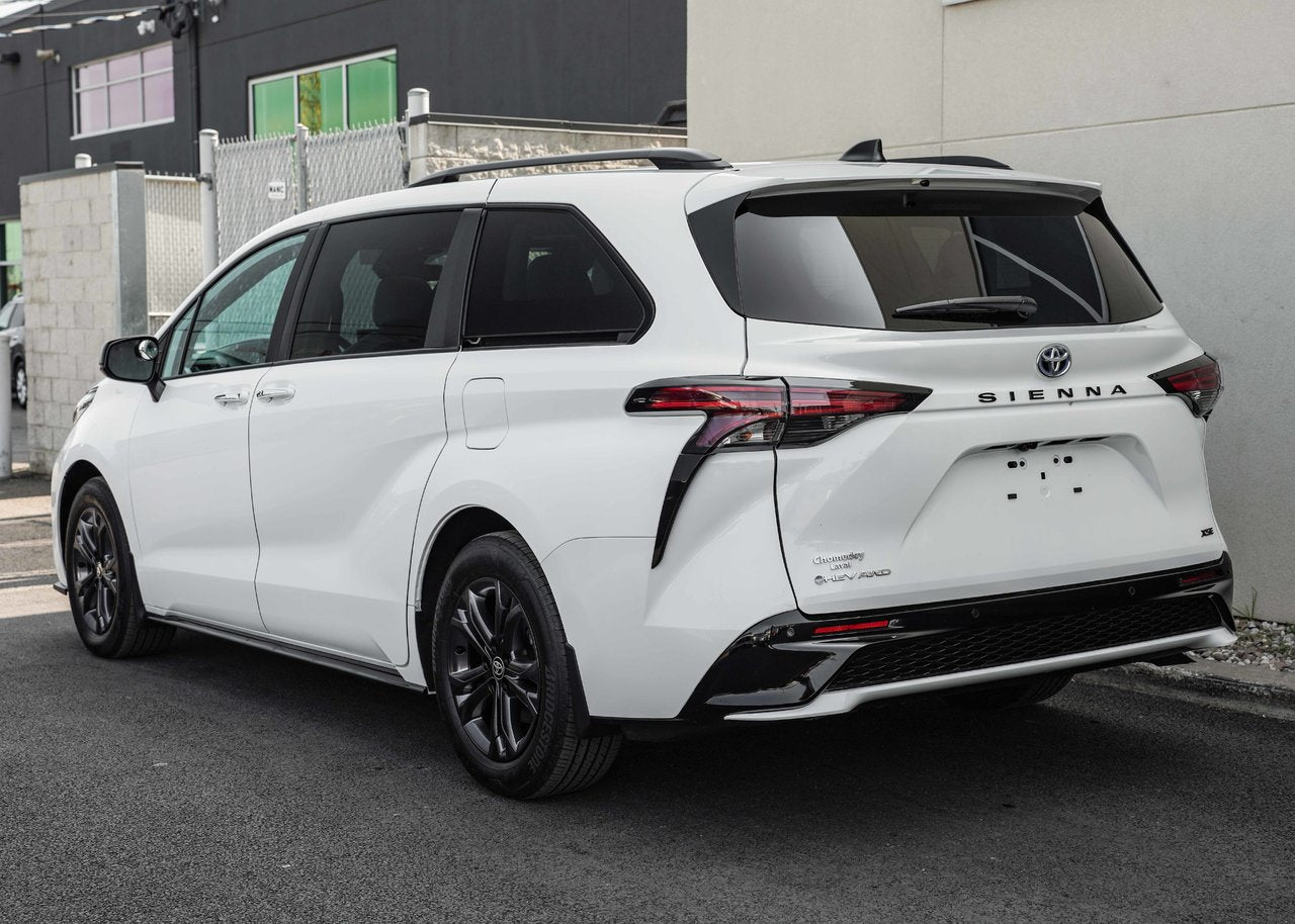 2025 Toyota Sienna XSE TECH
