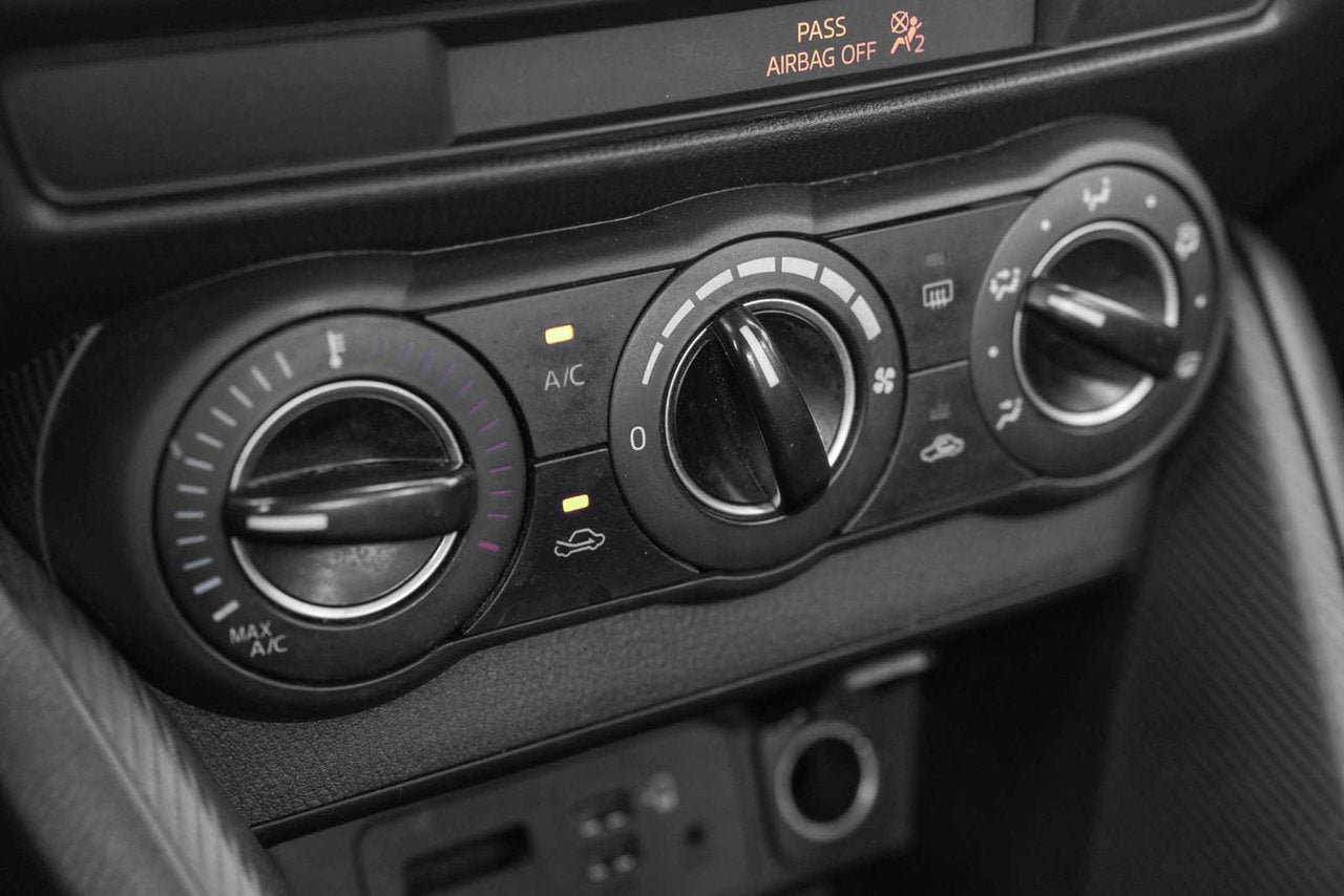 2020 Toyota Yaris Hatchback XLE