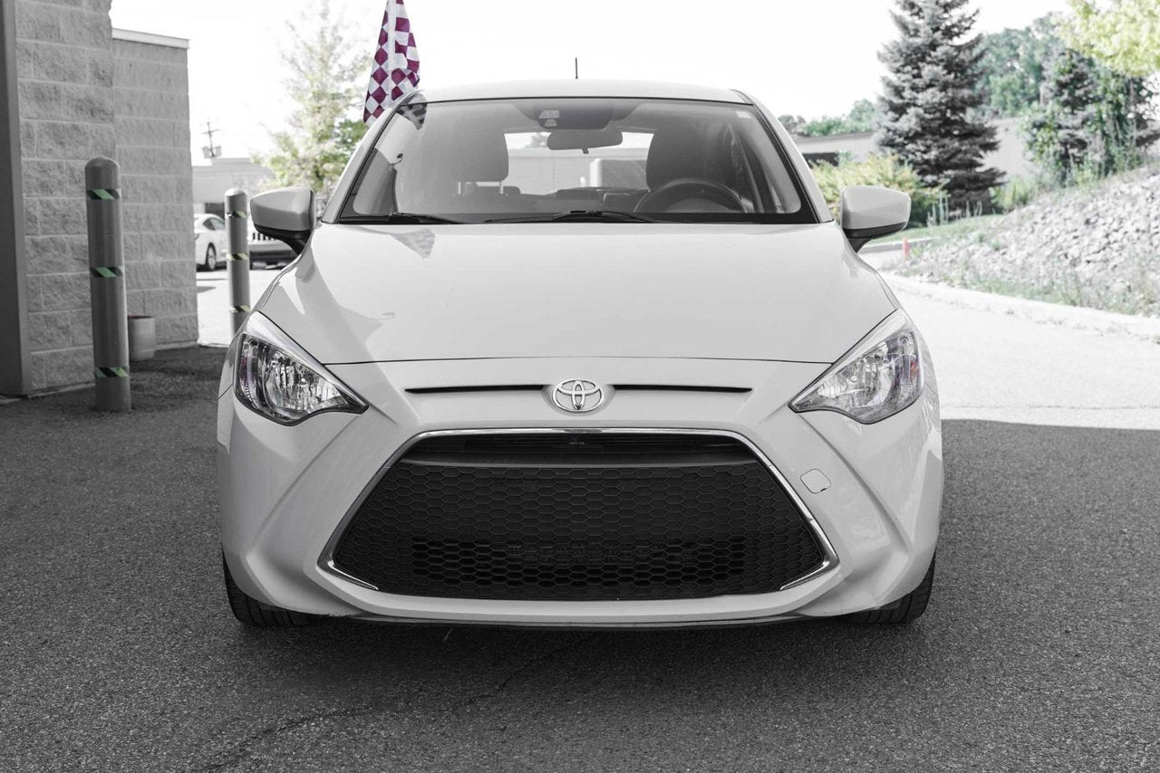 2020 Toyota Yaris Hatchback XLE