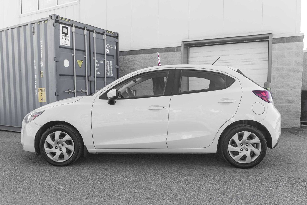 2020 Toyota Yaris Hatchback XLE