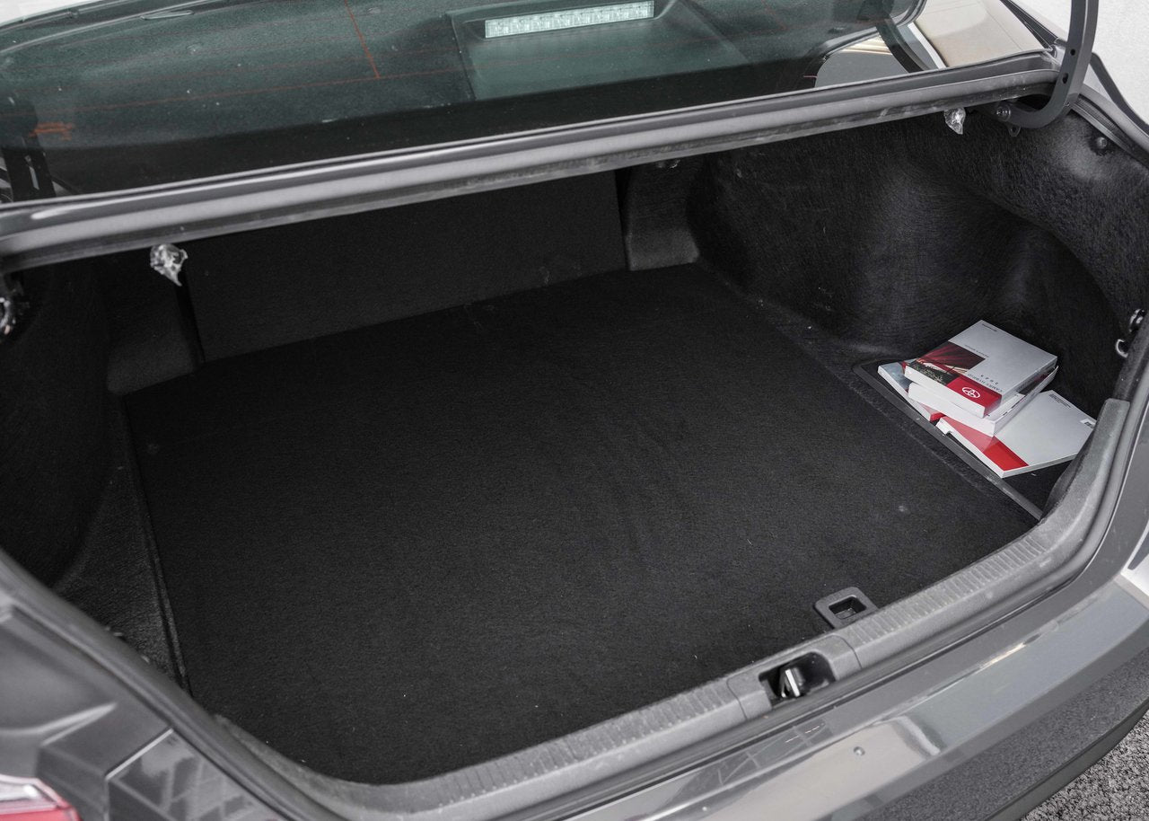 2025 Toyota Camry SE HYBRID