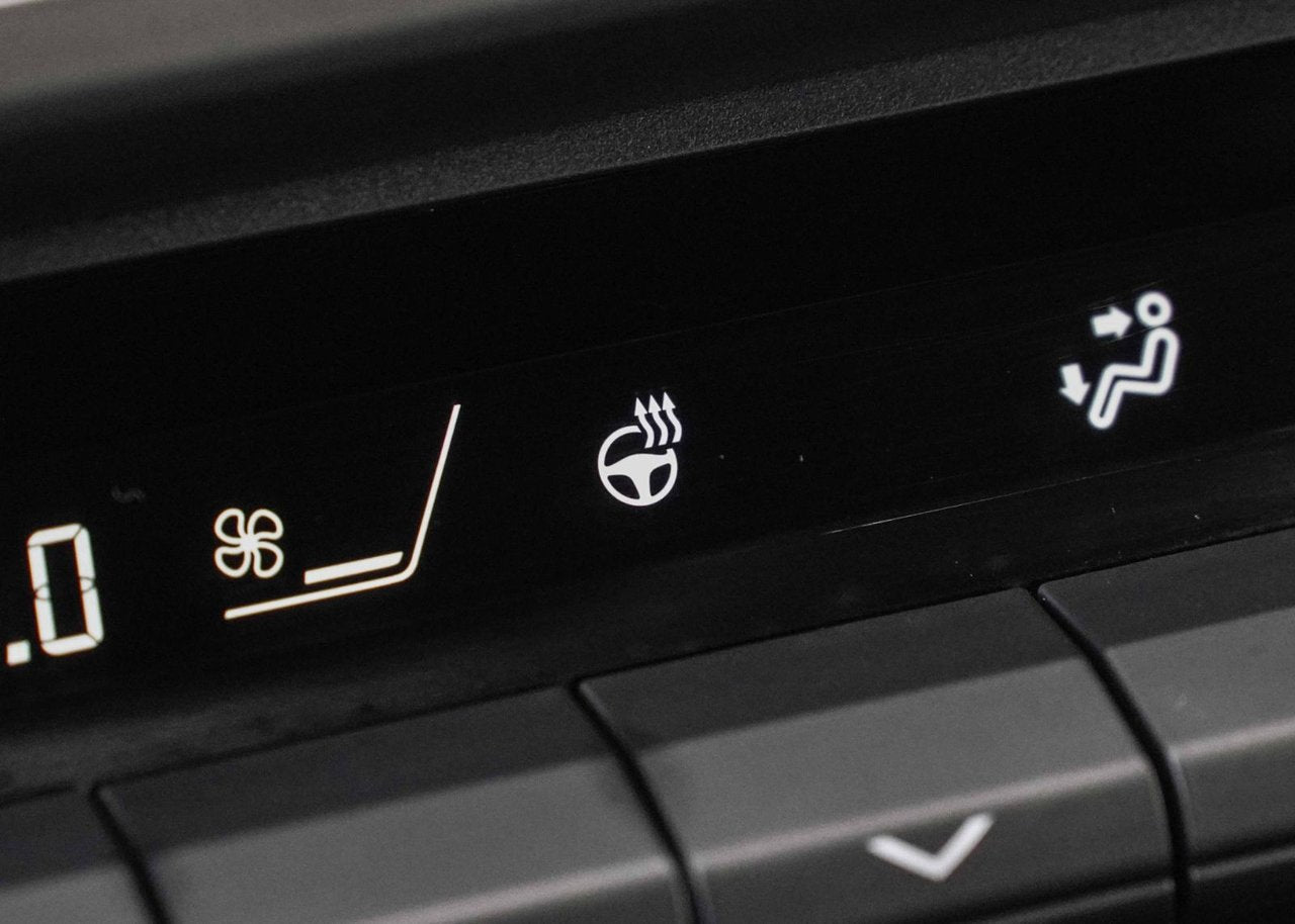 2025 Toyota Camry SE HYBRID