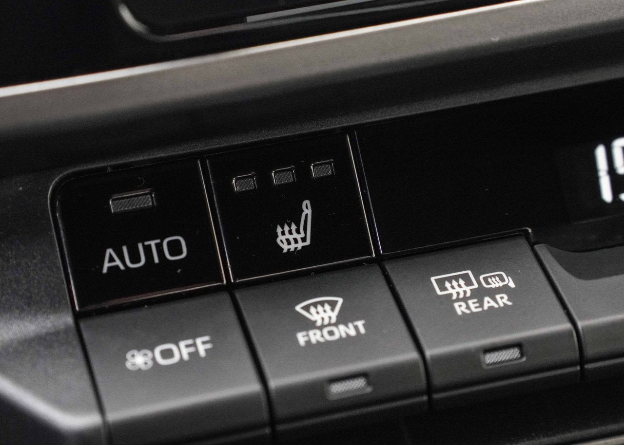 2025 Toyota Camry SE HYBRID