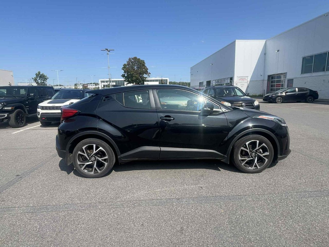 2021 Toyota C-HR XLE PREMIUM
