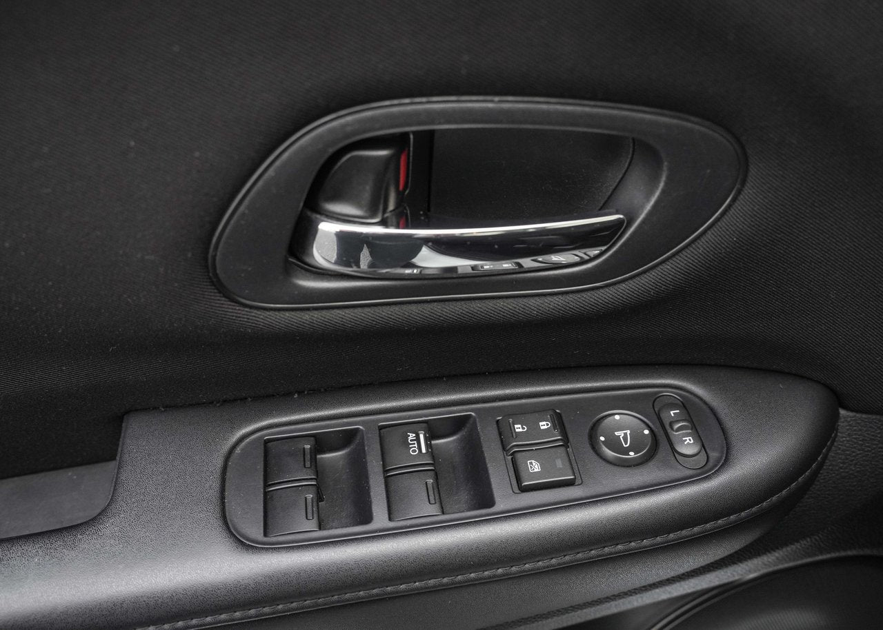 2016 Honda HR-V **LX**