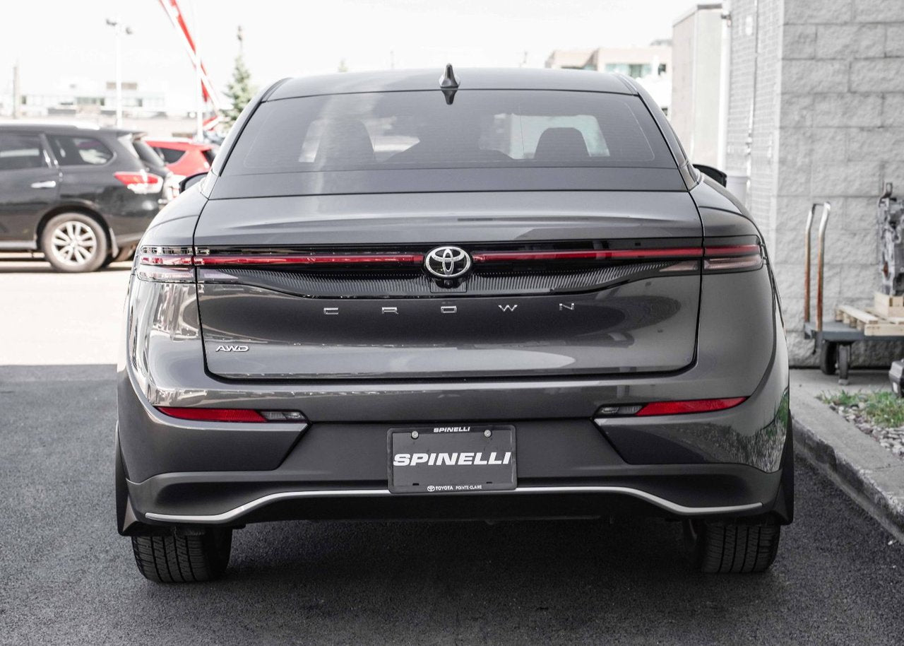 2023 Toyota CROWN XLE