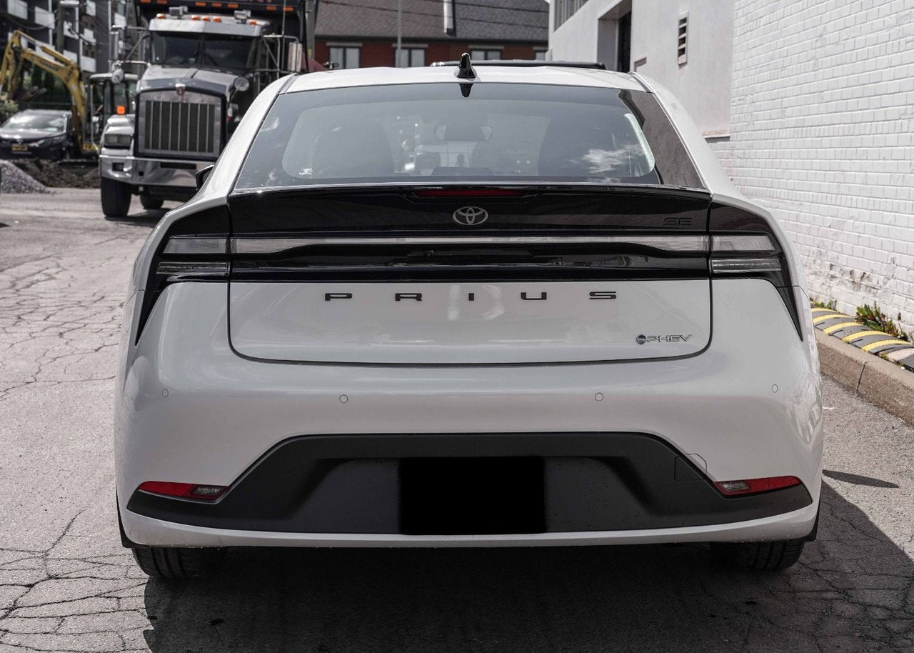 2026 Toyota Prius Plug-in Hybrid SE
